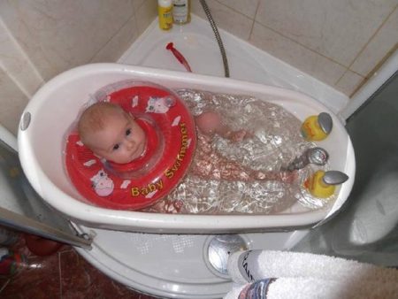 Afbeelding van Rode Baby swimmer 0-24 maanden 3-12 kg